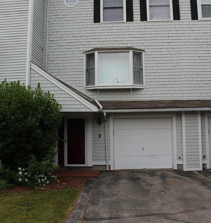 1st image of 68 Stillwater Dr