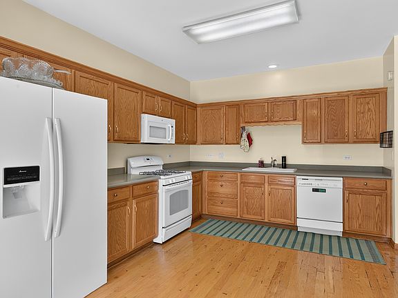 4th image of 21316 W Douglas Ln
