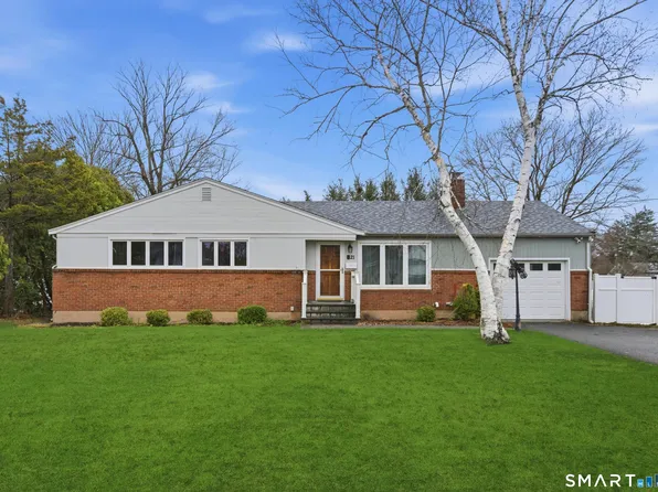 21 Raymond Place, Cromwell, CT 06416