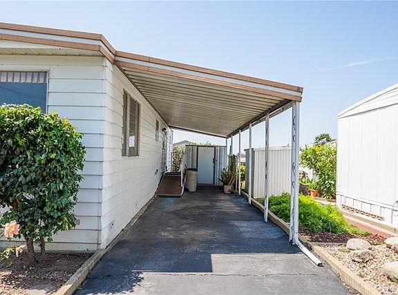 3rd image of 2530 N Damien Ave #89