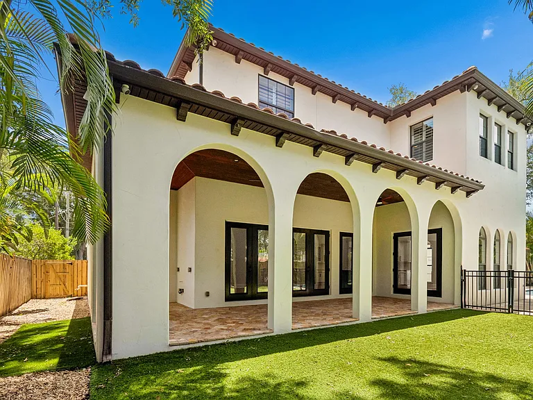 3917 W Barcelona St — Photo 46