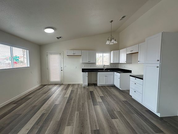 3rd image of 6504 Eagle Creek Ln