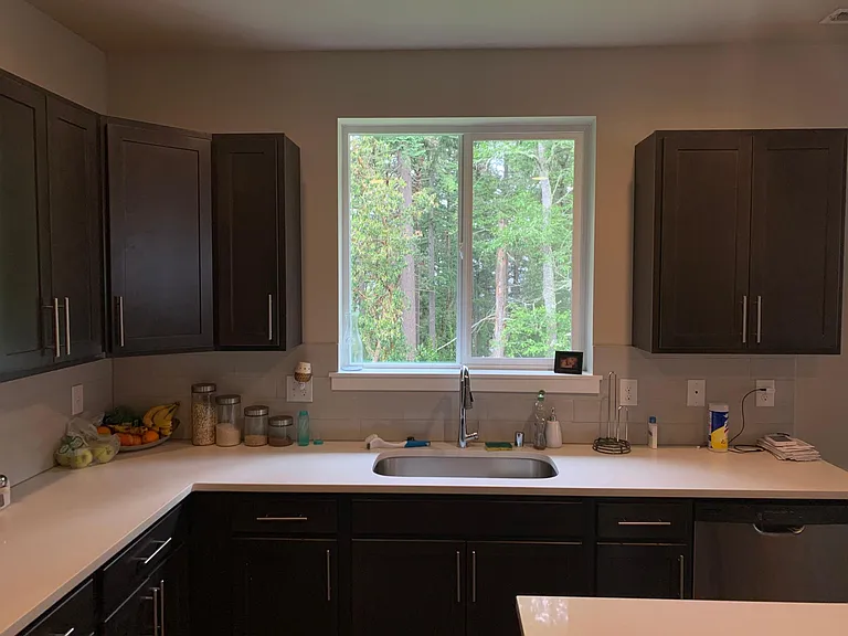 2423 Seringa Ave — Photo 2