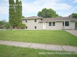 902 Cortland Dr S, Apple Valley, MN 55124