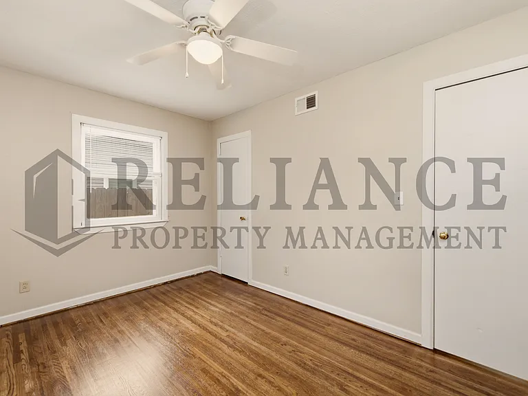 3349 S Vine St — Photo 29