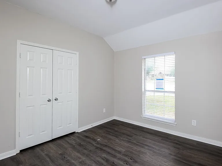 611 Inglewood Ct — Photo 10