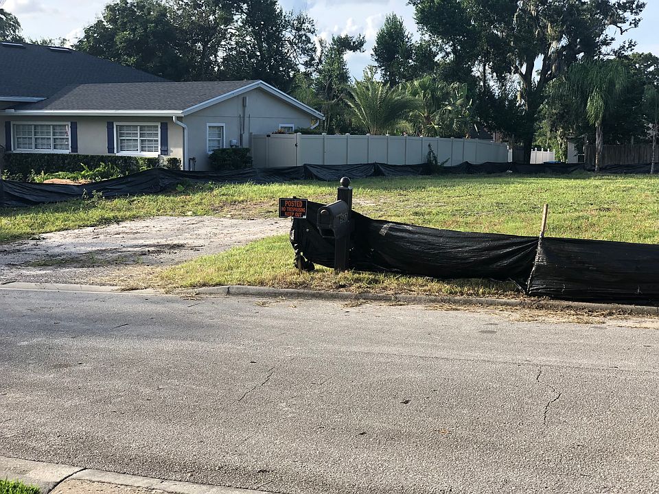 2nd image of 947 Moss Ln
