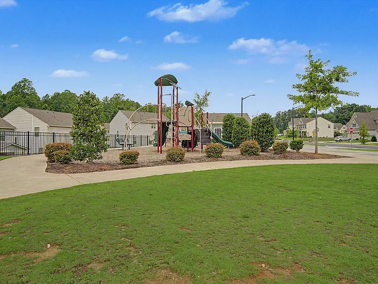 1621 Crimson Leaf Ln — Photo 47