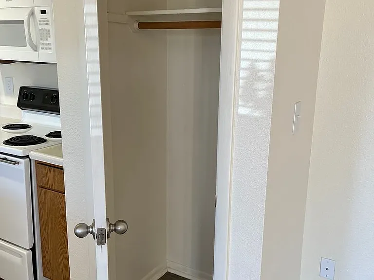 Shadowbrook Apartments-Scenic Living in Sedona — Photo 16
