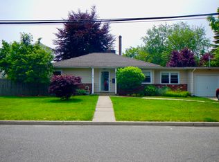 2 The Fenway, Baldwin, NY 11510
