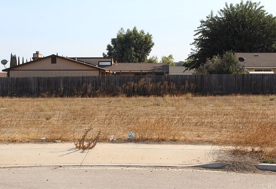 1st image of 50705 Annie Ln