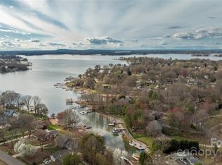 21525 Sandy Cove Rd, Cornelius, NC 28031