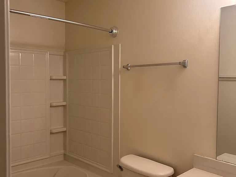 1501 Paramount Ln — Photo 7