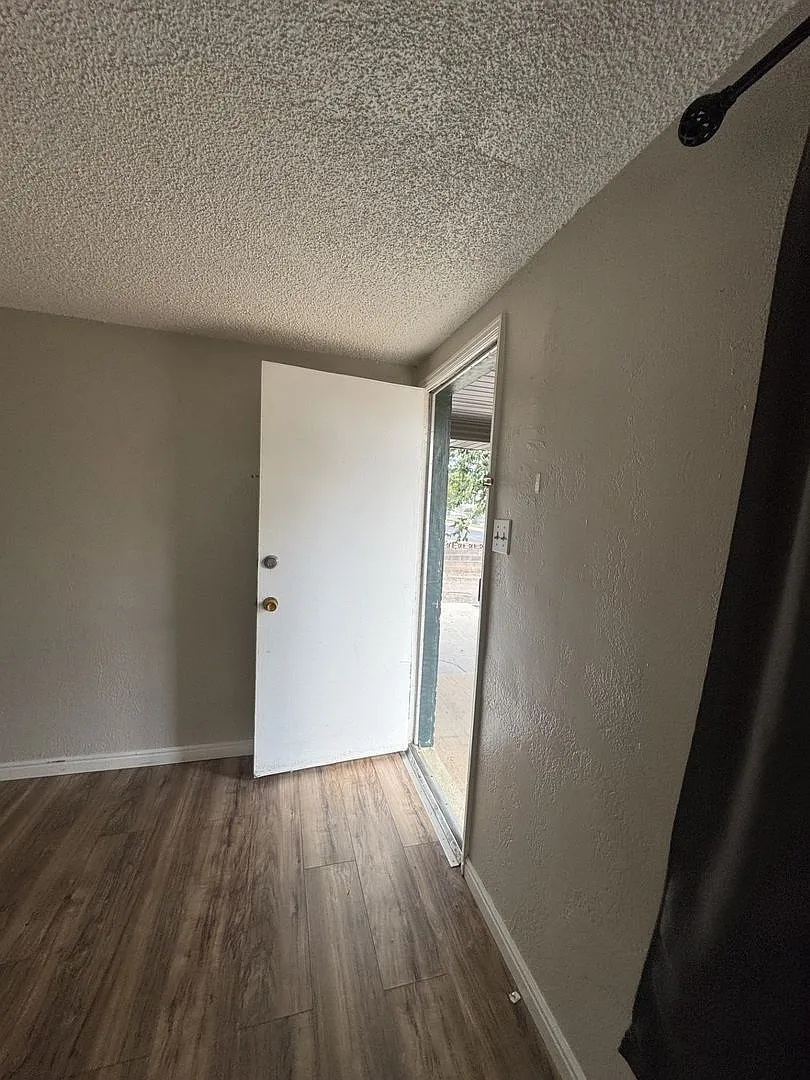 One bedroom Duplex Home near University — Photo 3