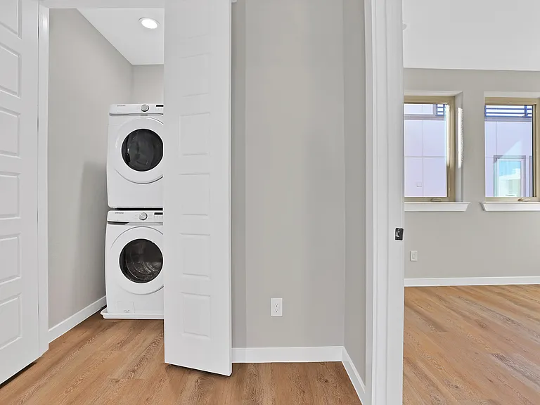 2815 Weisenberger St #201 — Photo 17