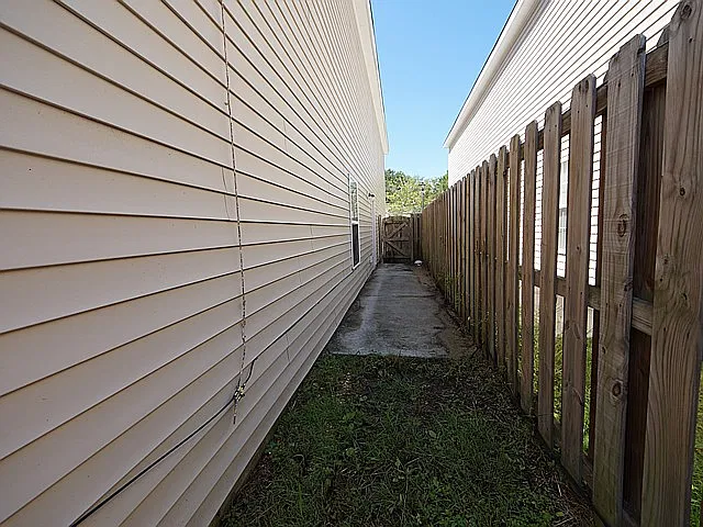 1218 Vistiana Dr — Photo 30