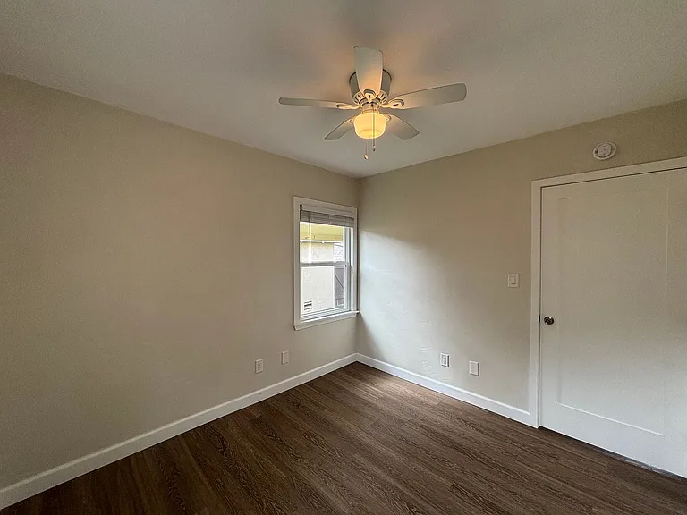 1225 Buenos Ave — Photo 15