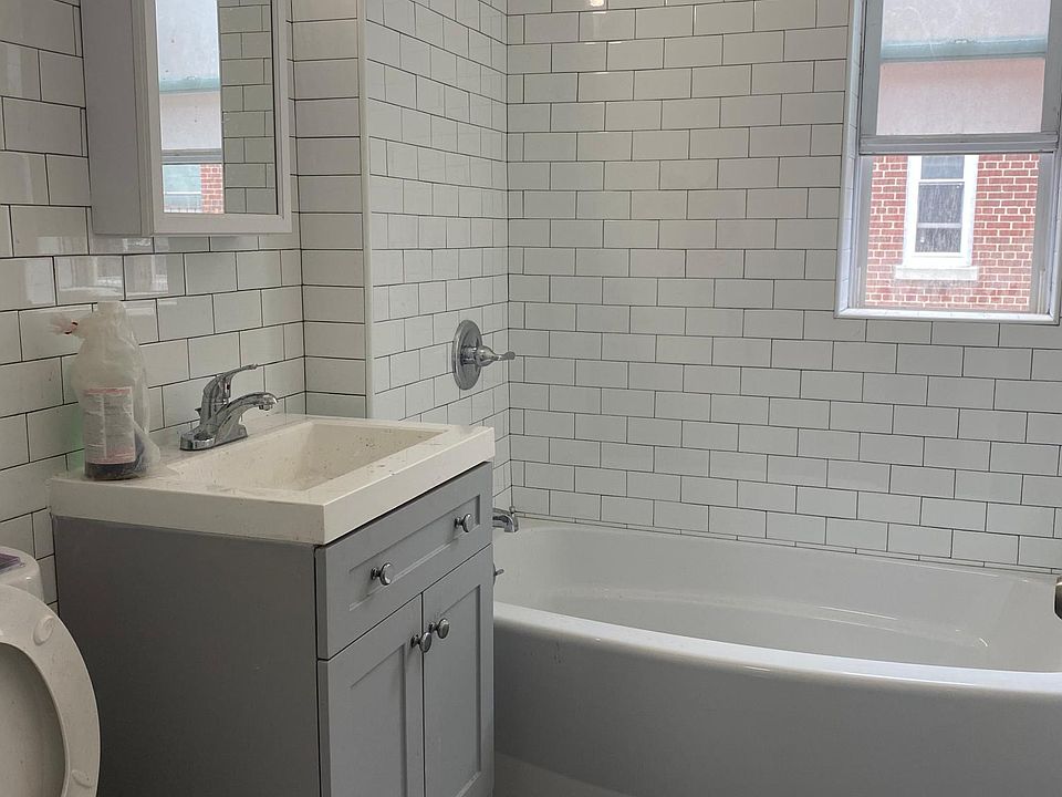 1st image of 3708 Bowne St #3
