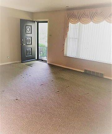 5th image of 2317 Fayview Dr
