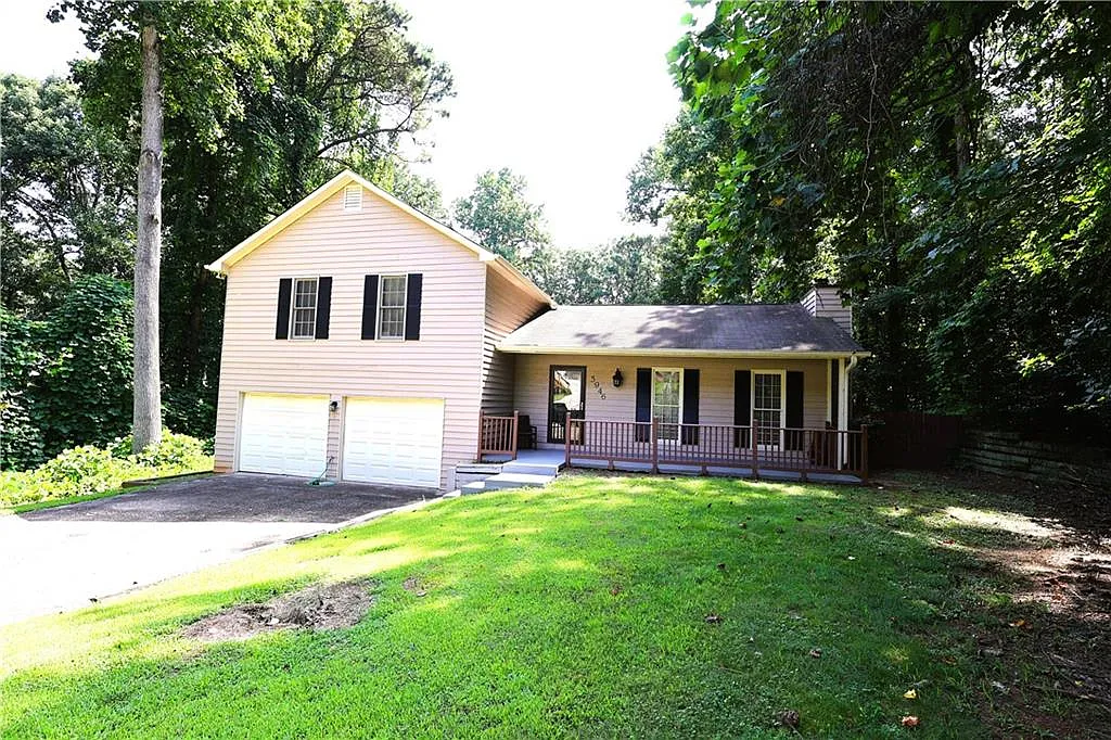 3 bed, 2.0 bath, 1680 sqft, $1,950 — Photo 1