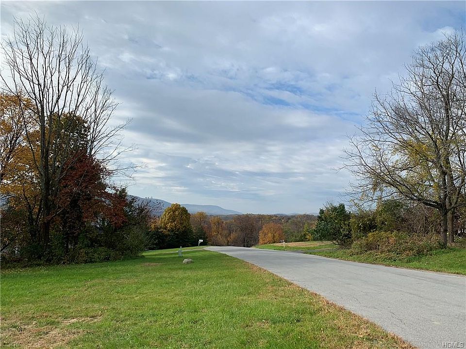 1st image of Hickory Hill Dr