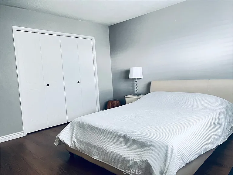 266 S Madison Ave — Photo 11