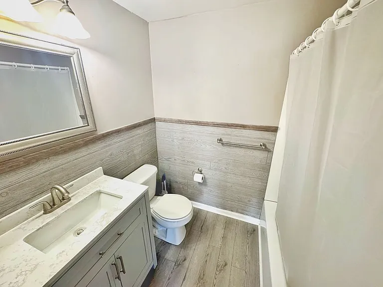 315 Jefferson St — Photo 10