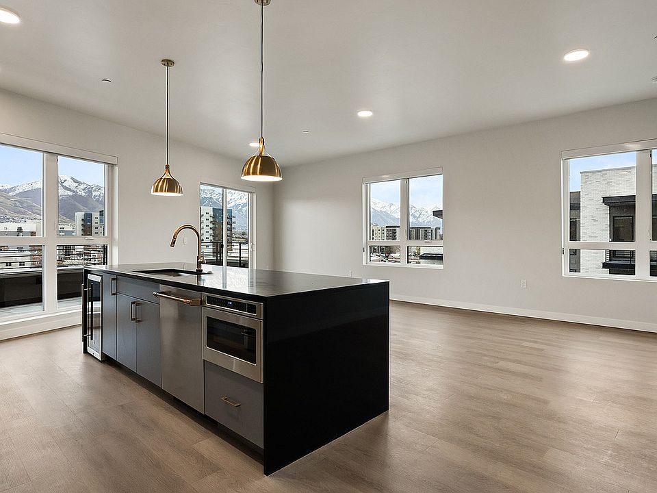 Callisto | Kitchen