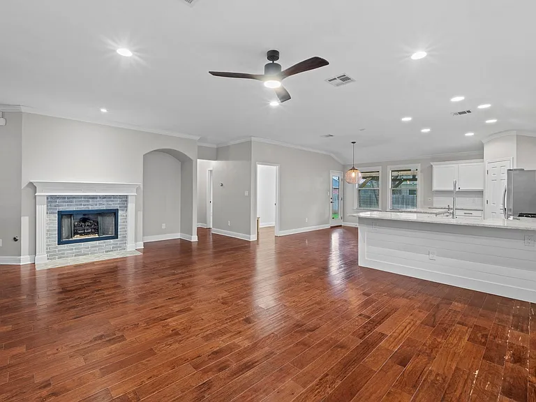 309 Creek Ridge Ln — Photo 9