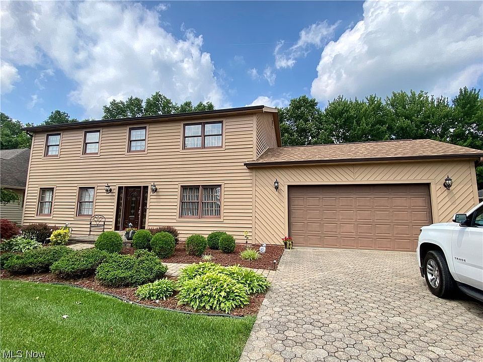 1st image of 208 Dover Dr