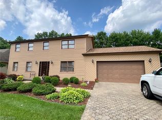 208 Dover Dr, Mineral Wells, WV 26150