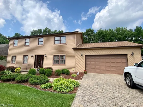 208 Dover Dr, Mineral Wells, WV 26150