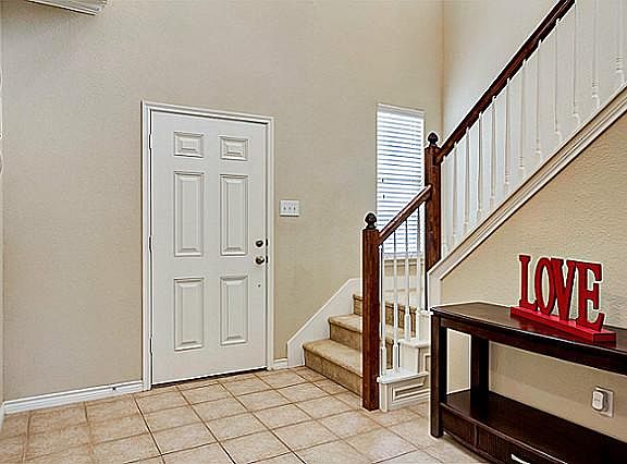 3rd image of 932 Appalachian Ln