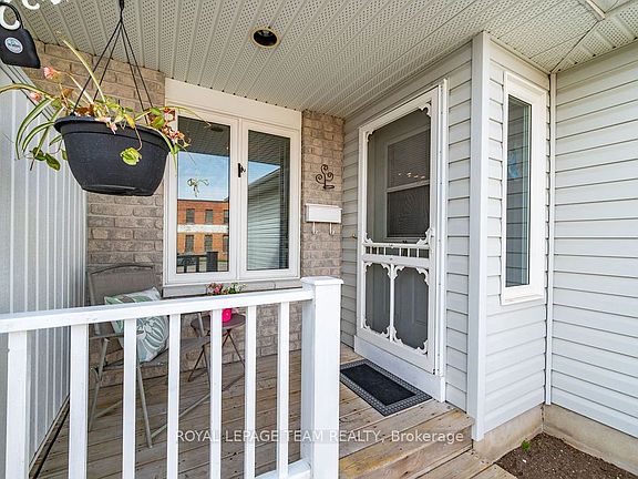 4th image of 205 Renfrew Ave W
