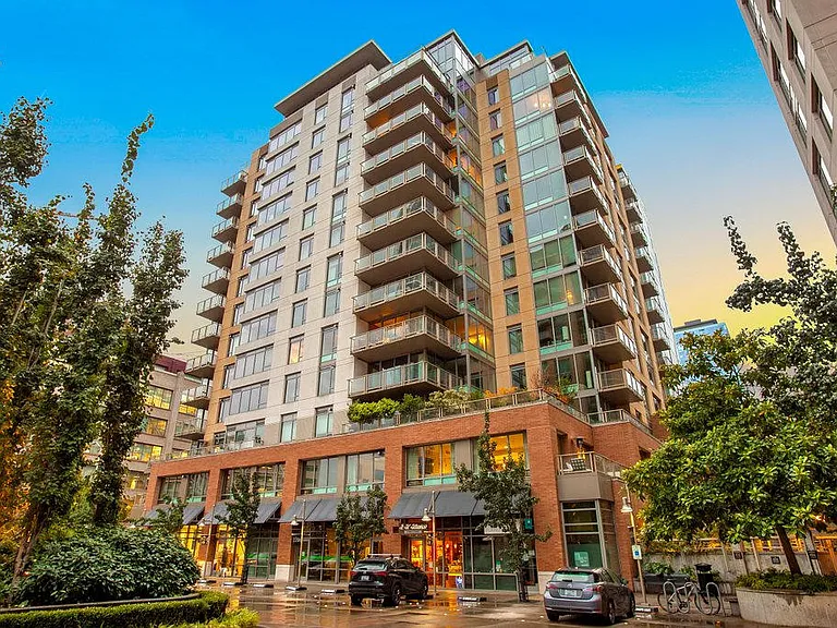 2200 Westlake