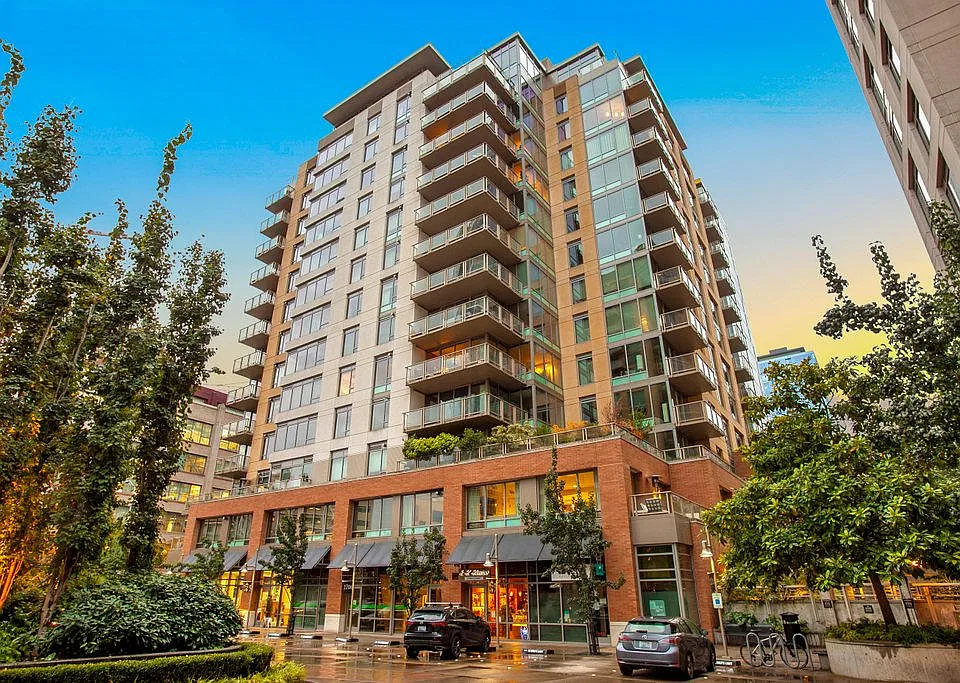 2200 Westlake