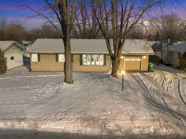 6161 5th St NE, Fridley, MN 55432