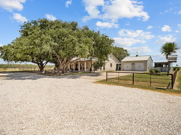 809 County Road 213, McCoy, TX 78113