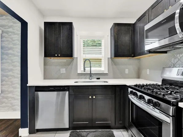 2435 E 10th St, Tulsa, OK 74104