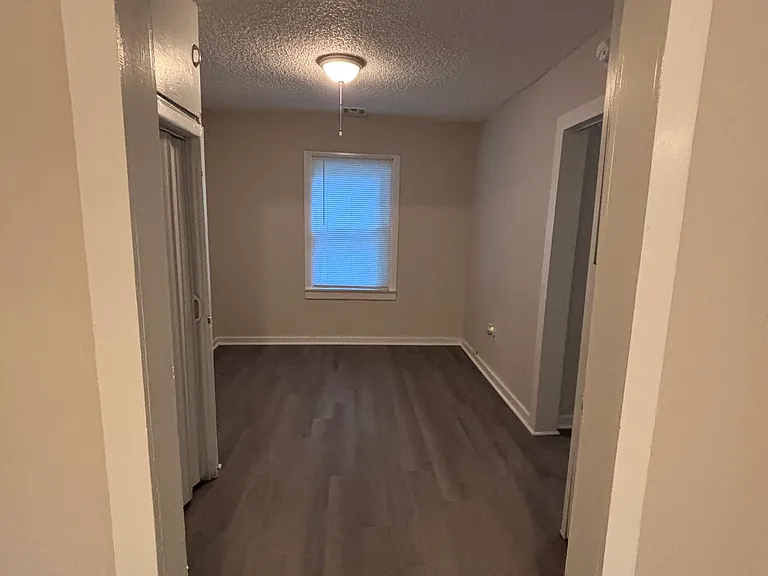 301 N Kates Ave — Photo 16