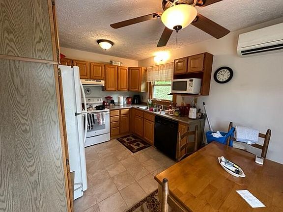 5th image of 55 Ruby Ln