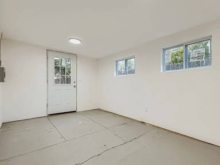 605 E Saint Elmo Ave — Photo 25