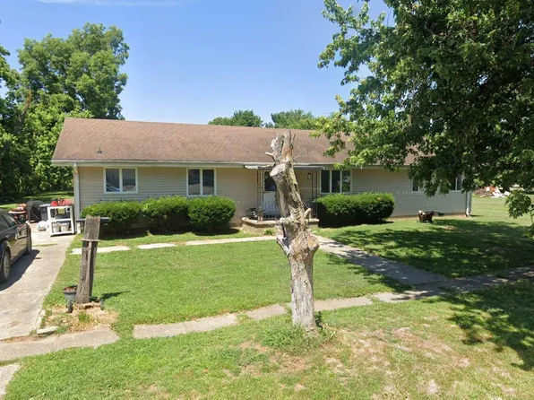 215 N 3rd St, Johnsonville, IL 62850