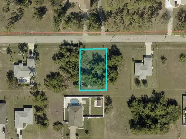 614 Jacaranda Pkwy E, Cape Coral, FL 33909