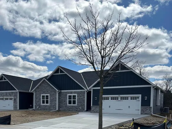 1448 Red Oak DRIVE, Hartford, WI 53027