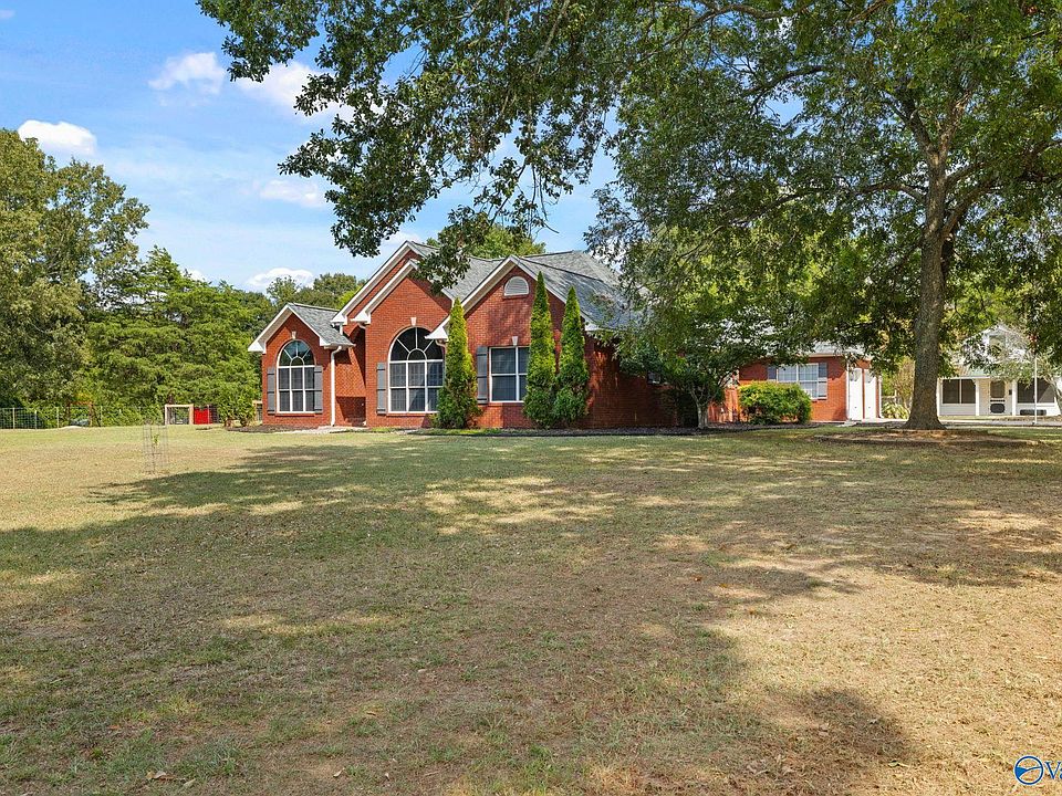 1st image of 2111 Breeding Dr NW