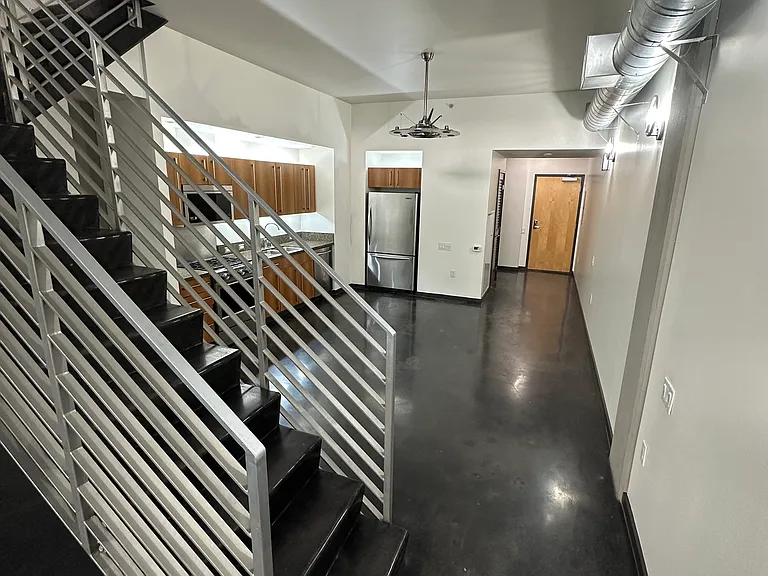 350 11th Ave #129 — Photo 3