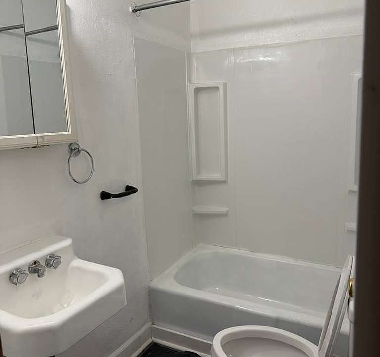 1st image of 515 W 6th St #6