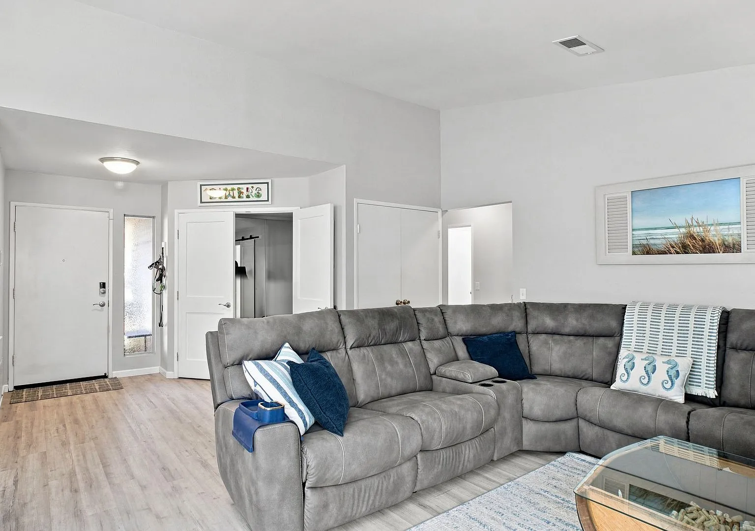 Remodeled Eastlake Single Story with SOLAR! — Photo 4