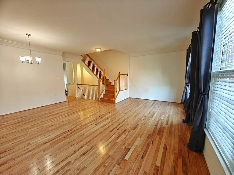 13030 Park Crescent Cir — Photo 4